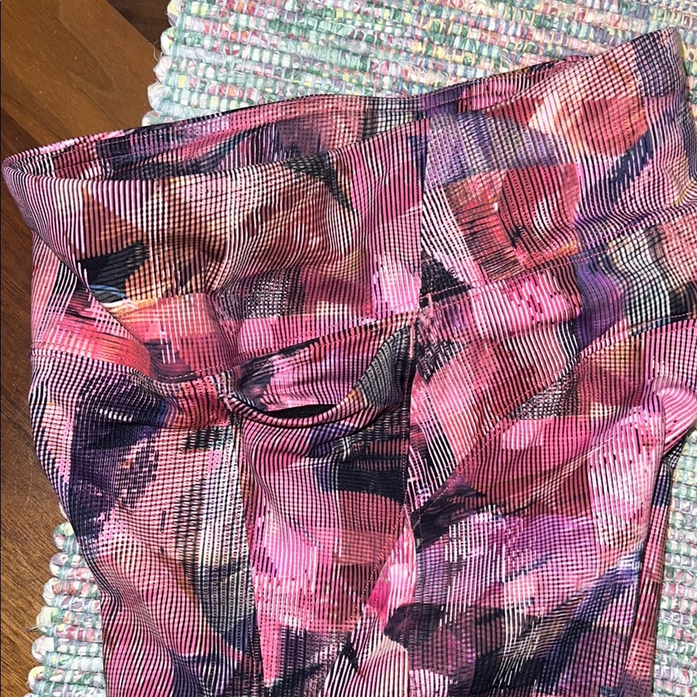 Lululemon Pink and Black Bike Shorts Artistic Design w/side pockets. - Picture 12 of 16